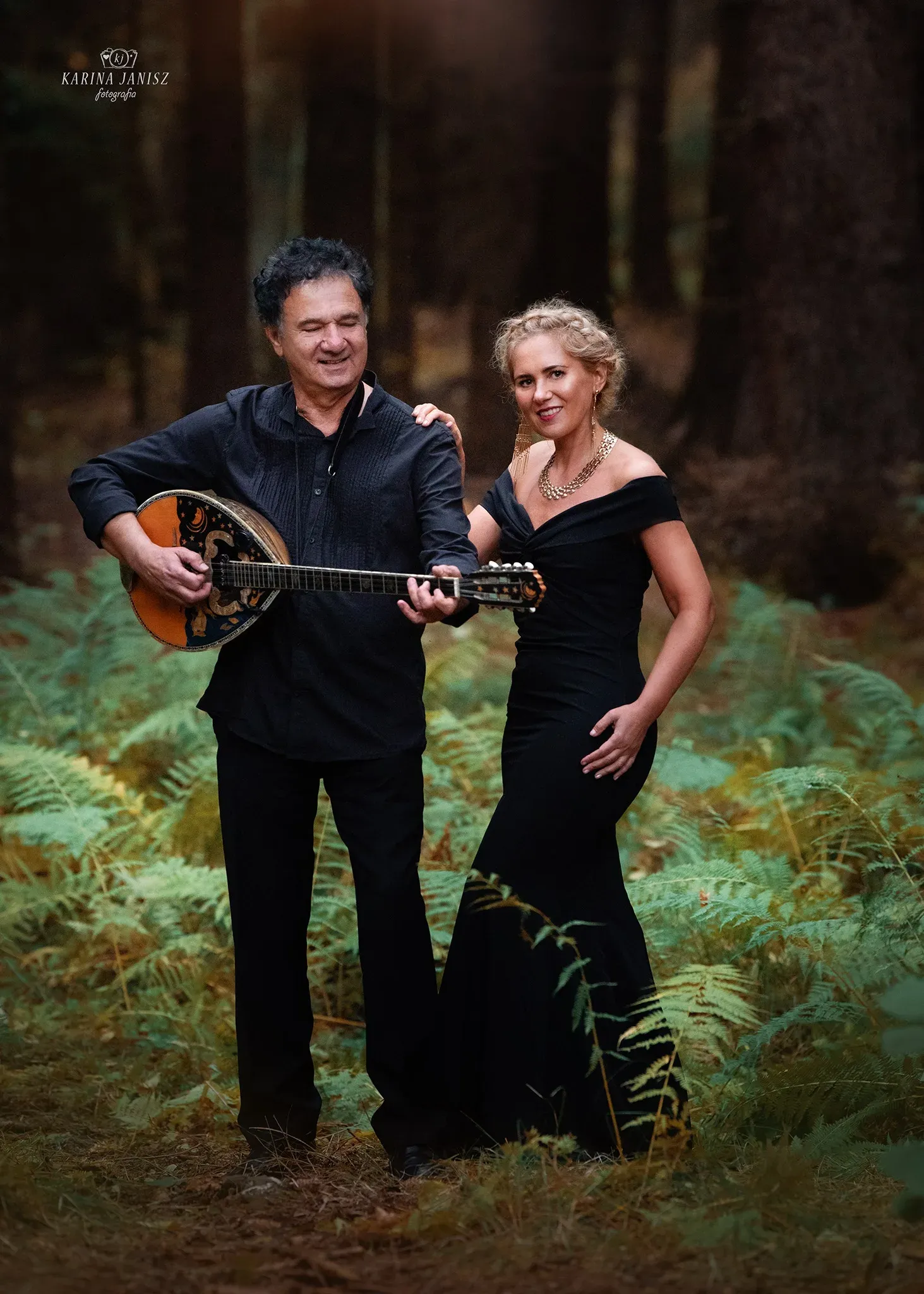 Mythos band performing at Greek festival